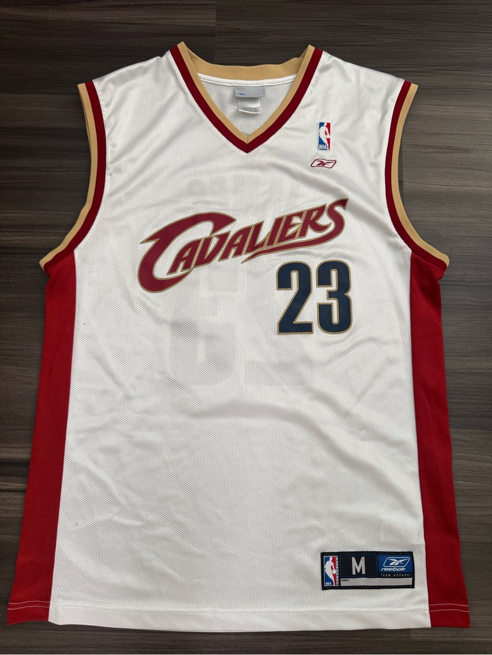 Reebok Cleveland Cavaliers LeBron James #23 NBA Swingman Mesh Jersey Men  Medium
